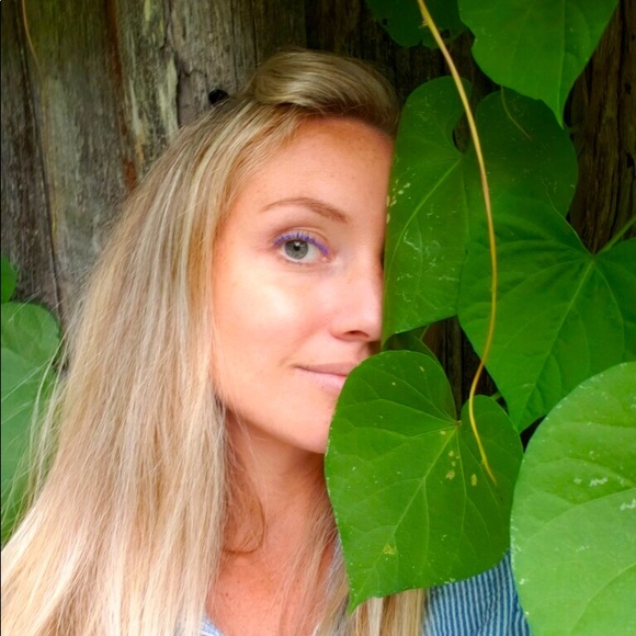 Meet your Posher, Jessica - Picture 1 of 1